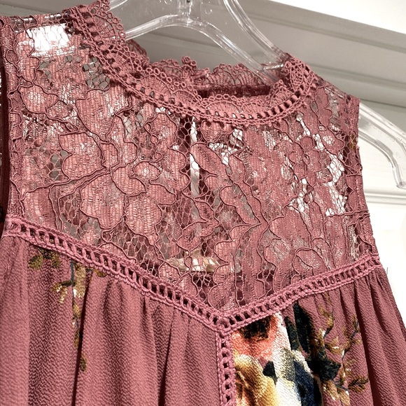 Fun and flirty dress! - Picture 2 of 5